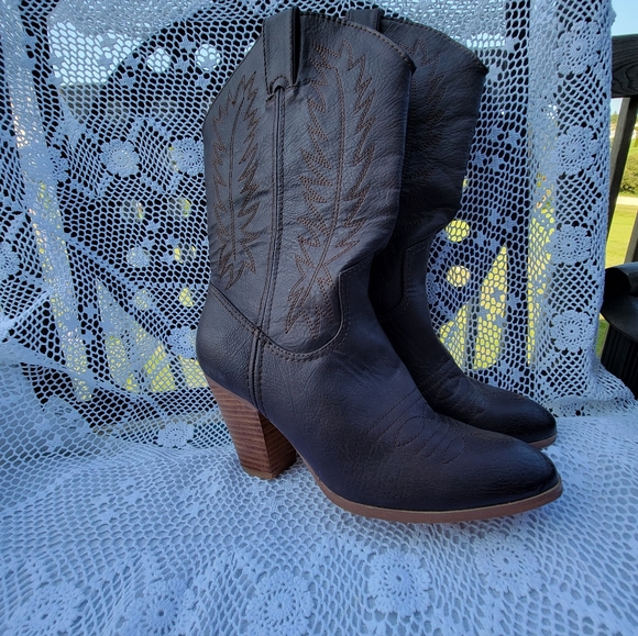 Miranda Lambert NWOT womens size 8 1/2 brown cowboy boots
